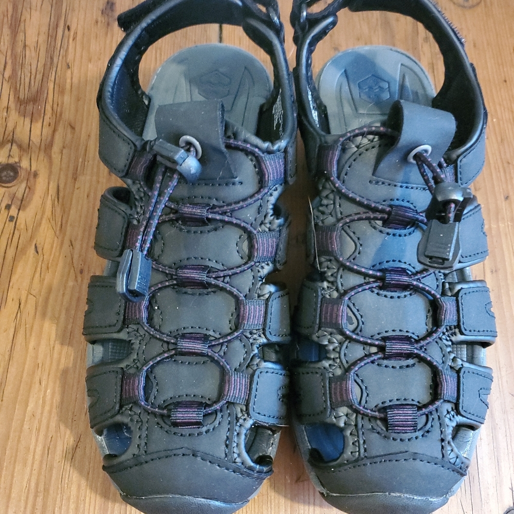 Khombu Women's Size 6 Black Adjustable Sandals